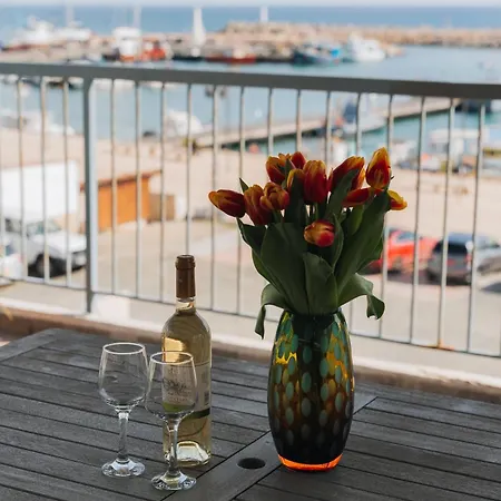 Zima Two Seaside شقة *