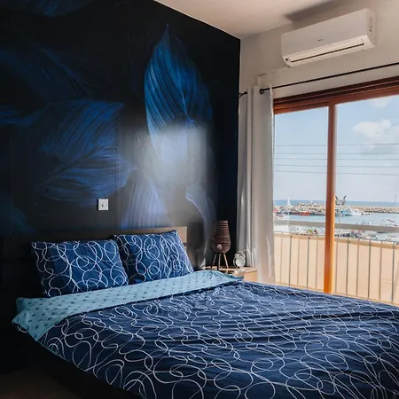 Zima Two Seaside Apartment *